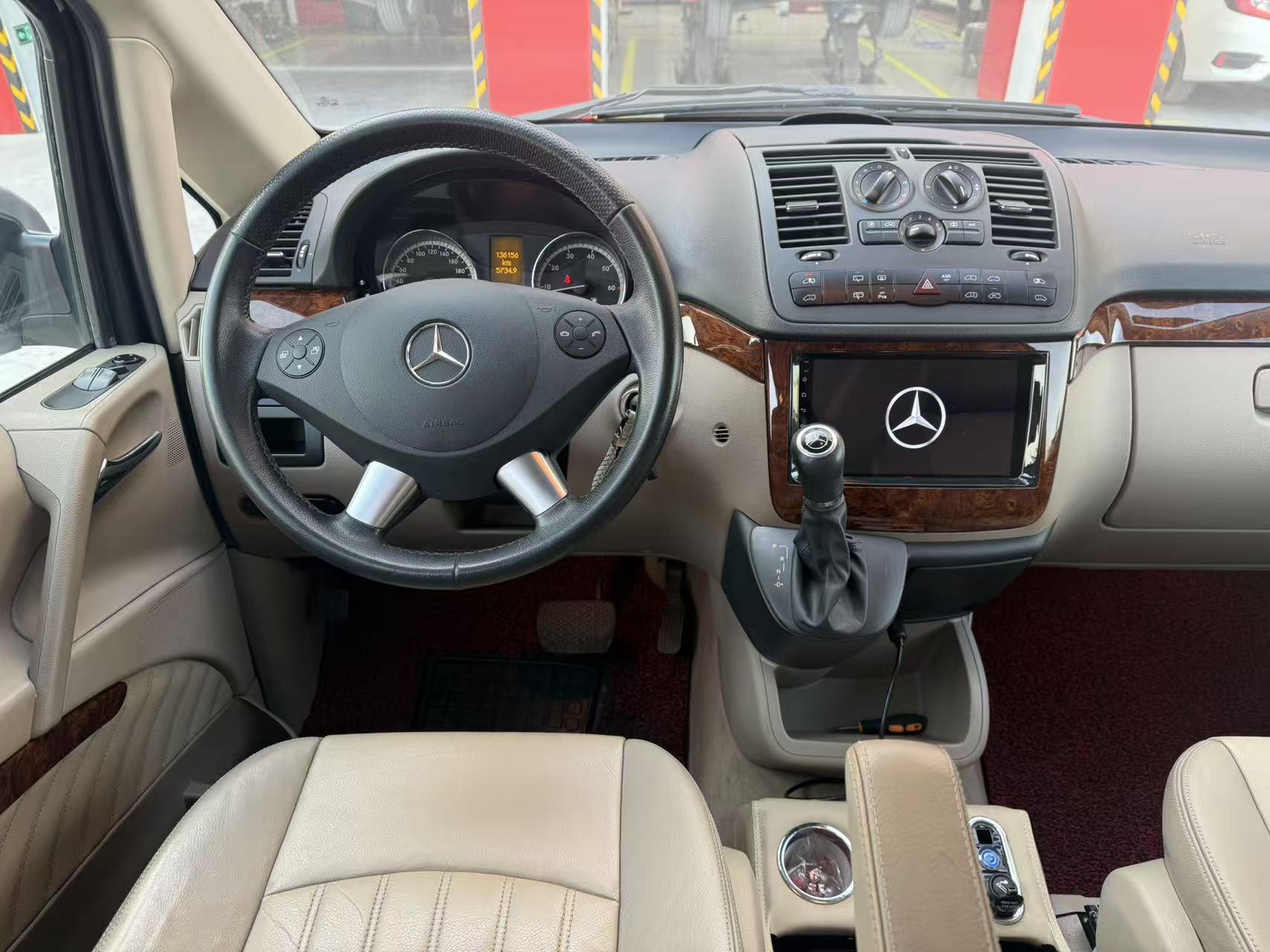 Mercedes-Benz V-Class 2014 thumb 9