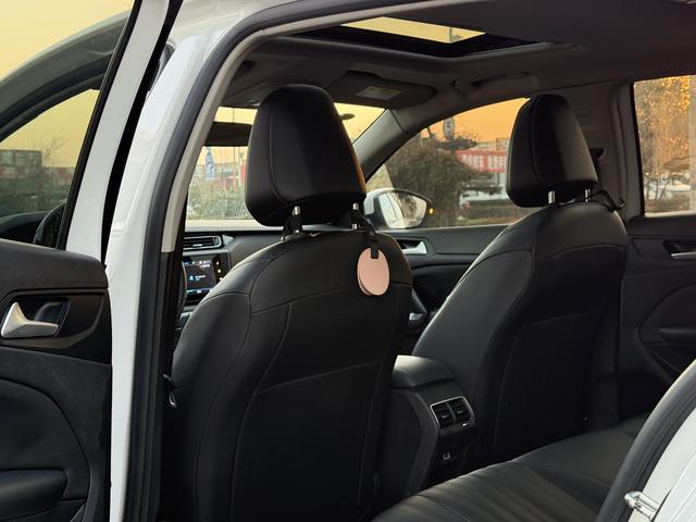 Peugeot 408 2020 thumb 6
