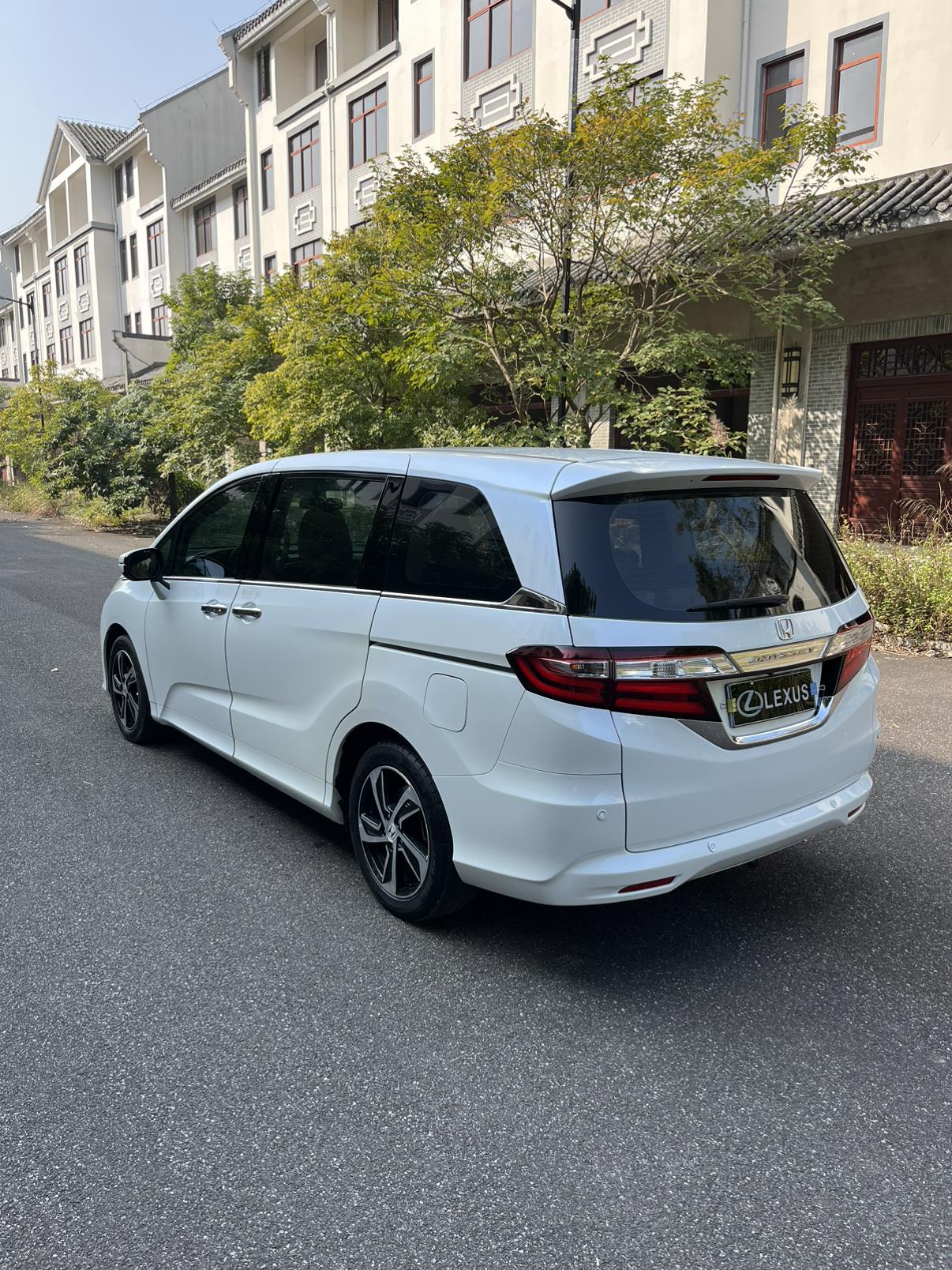 Honda Odyssey 2018 thumb 2