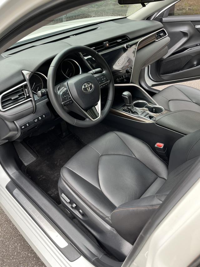 Toyota Camry 2019 thumb 3