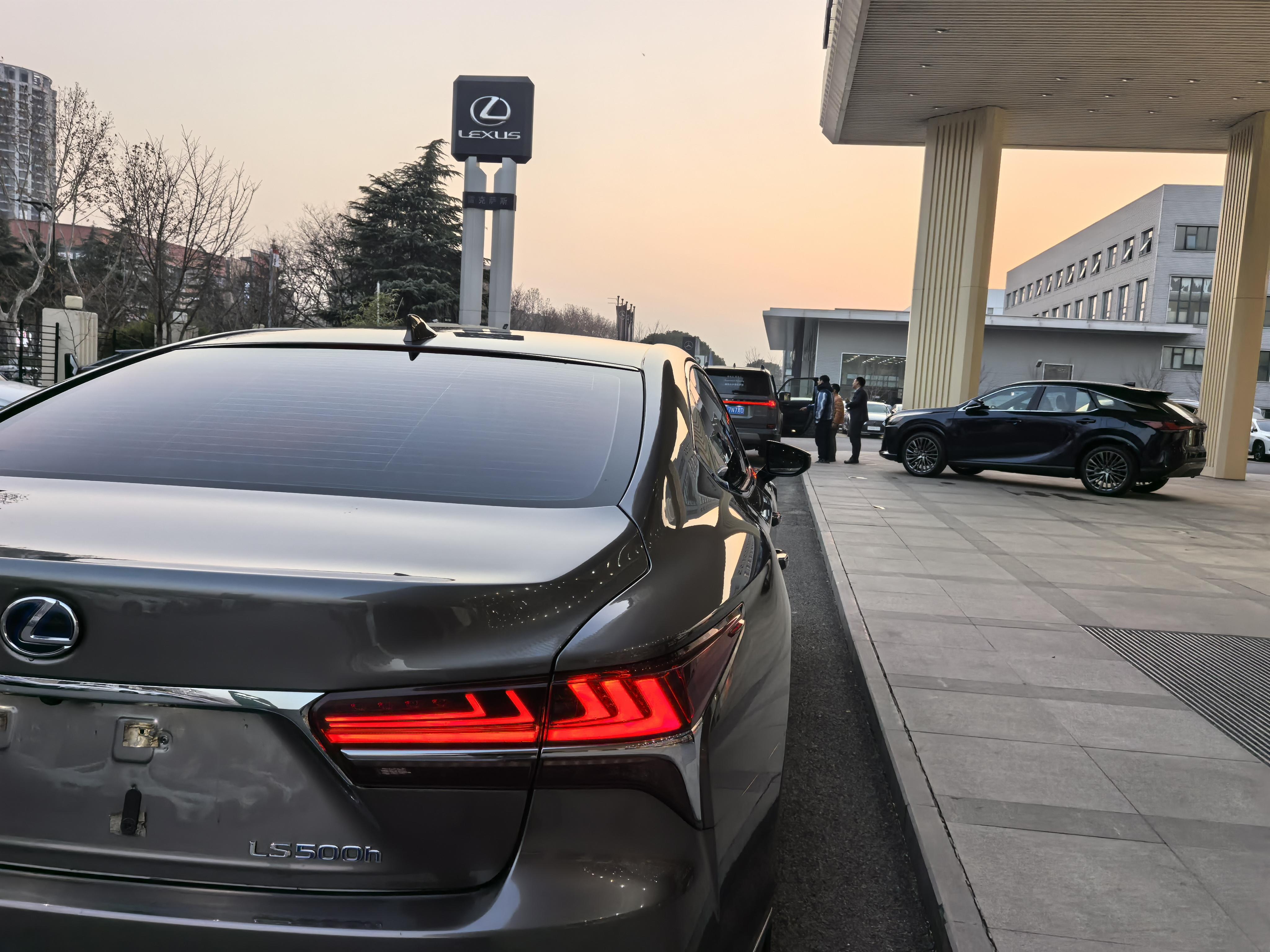 Lexus LS 2020 thumb 7