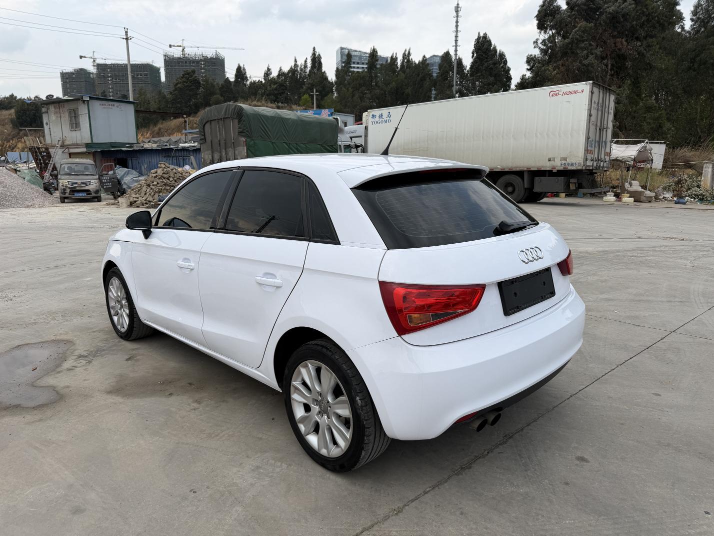 Audi A1 2015 thumb 3