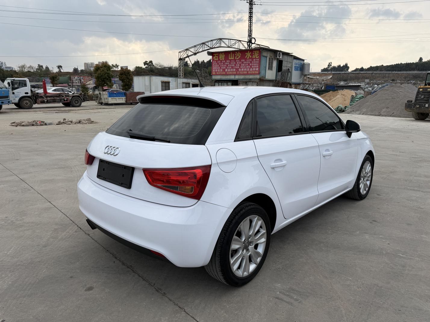 Audi A1 2015 thumb 5
