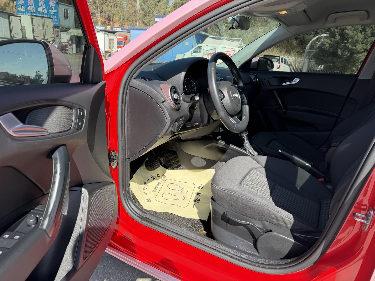 Audi A1 2015 thumb 9