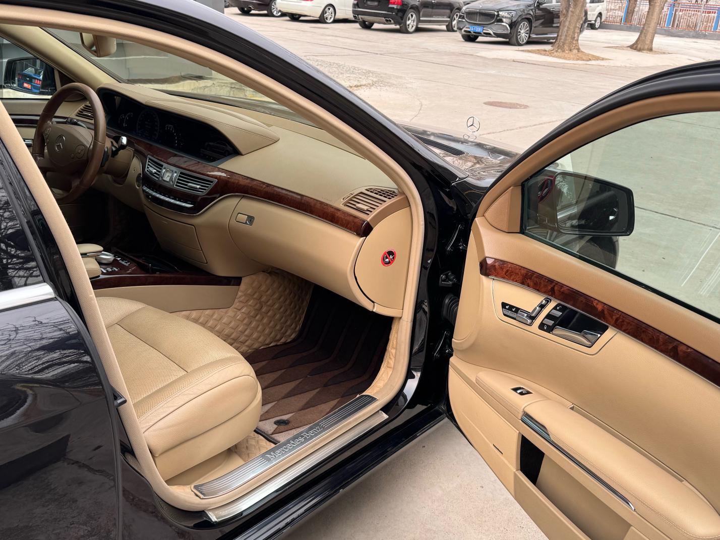 Mercedes-Benz S-Class 2012 thumb 10