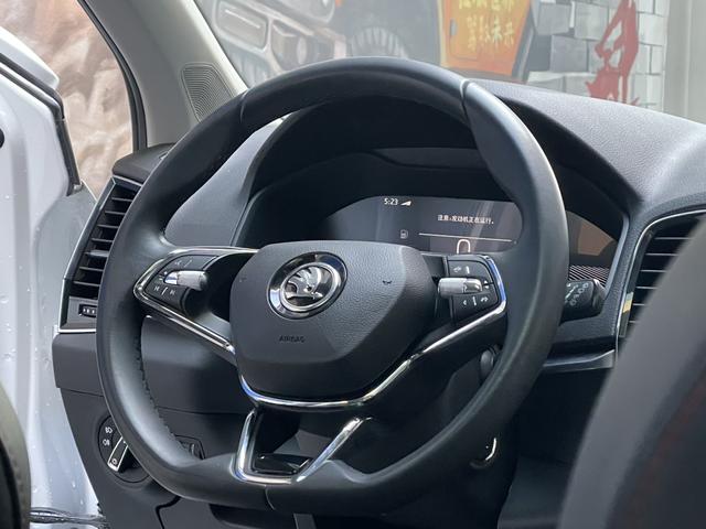 Skoda Karoq 2023 thumb 8