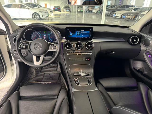 Mercedes-Benz C-Class 2019 thumb 3