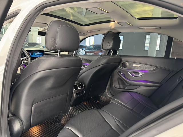 Mercedes-Benz C-Class 2019 thumb 4