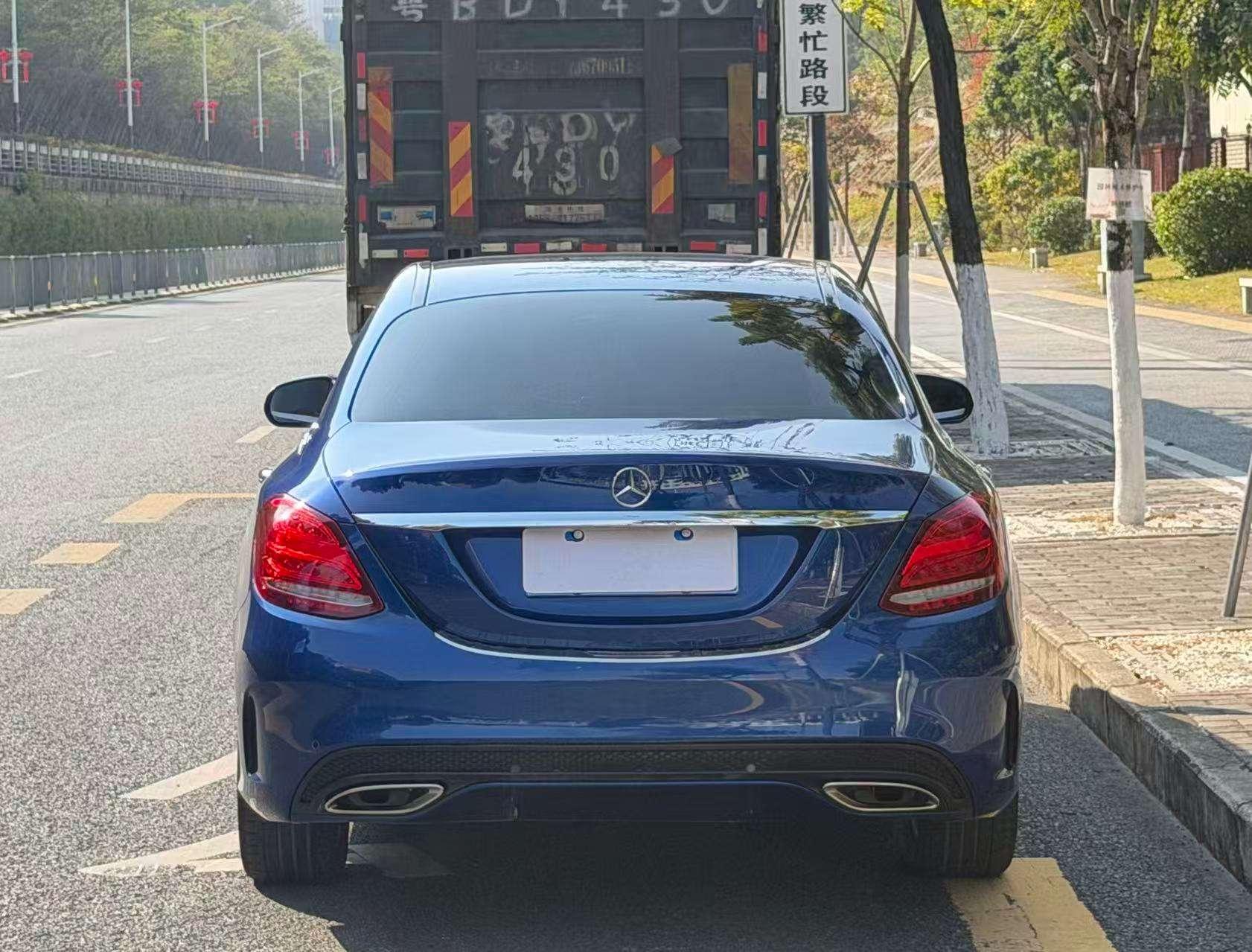 Mercedes-Benz C-Class 2018 thumb 3