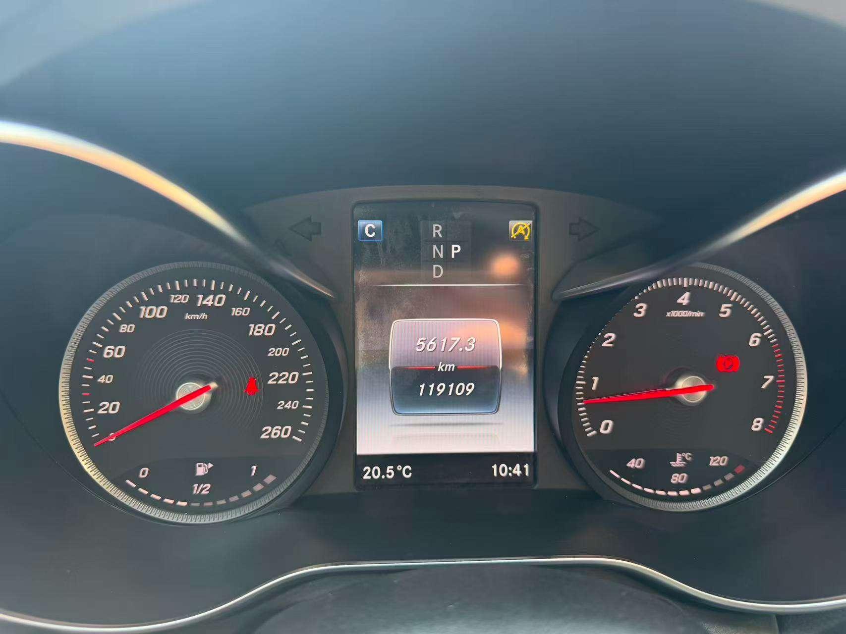 Mercedes-Benz C-Class 2018 thumb 9
