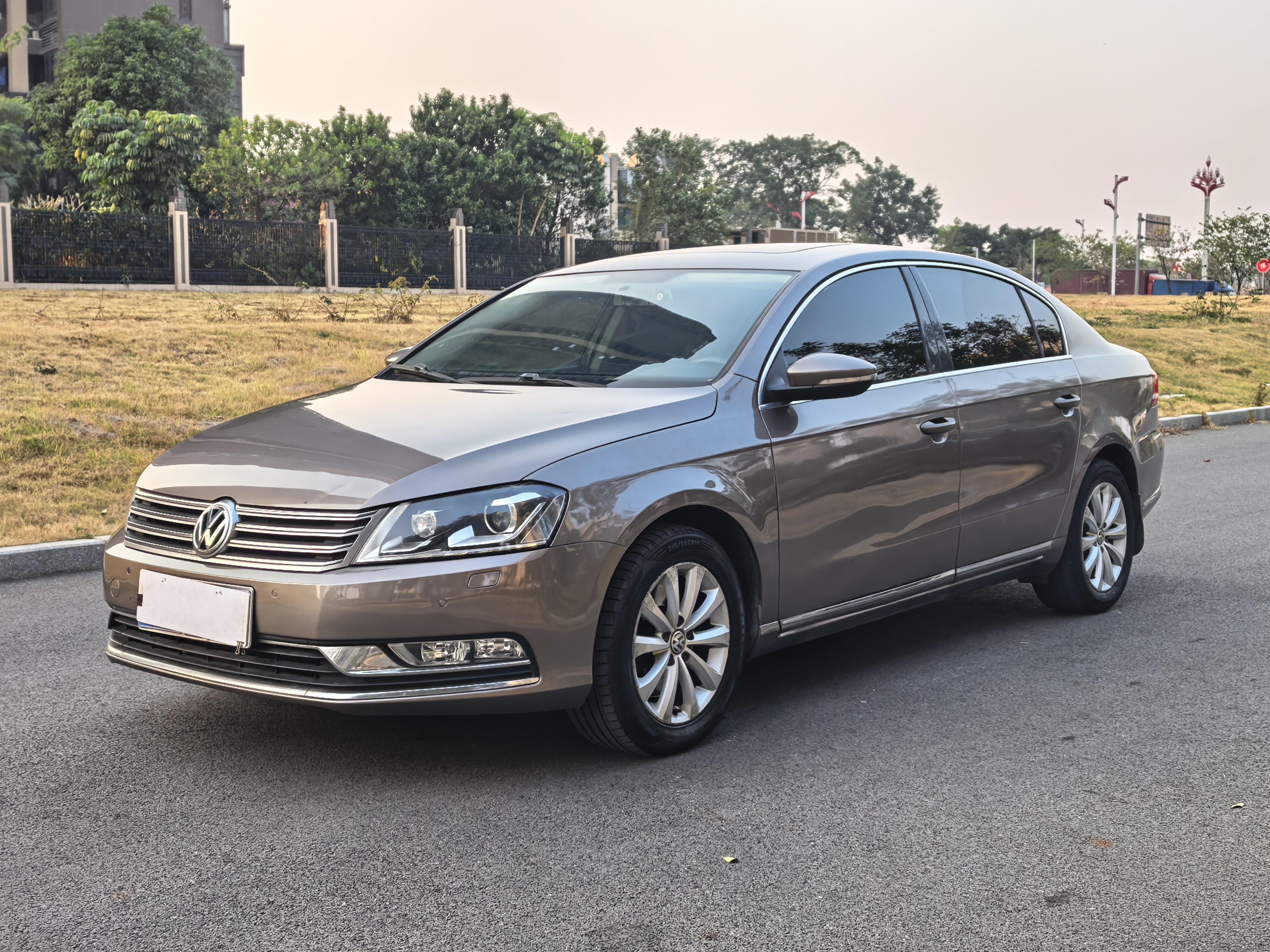Volkswagen Magotan 2015 thumb 11