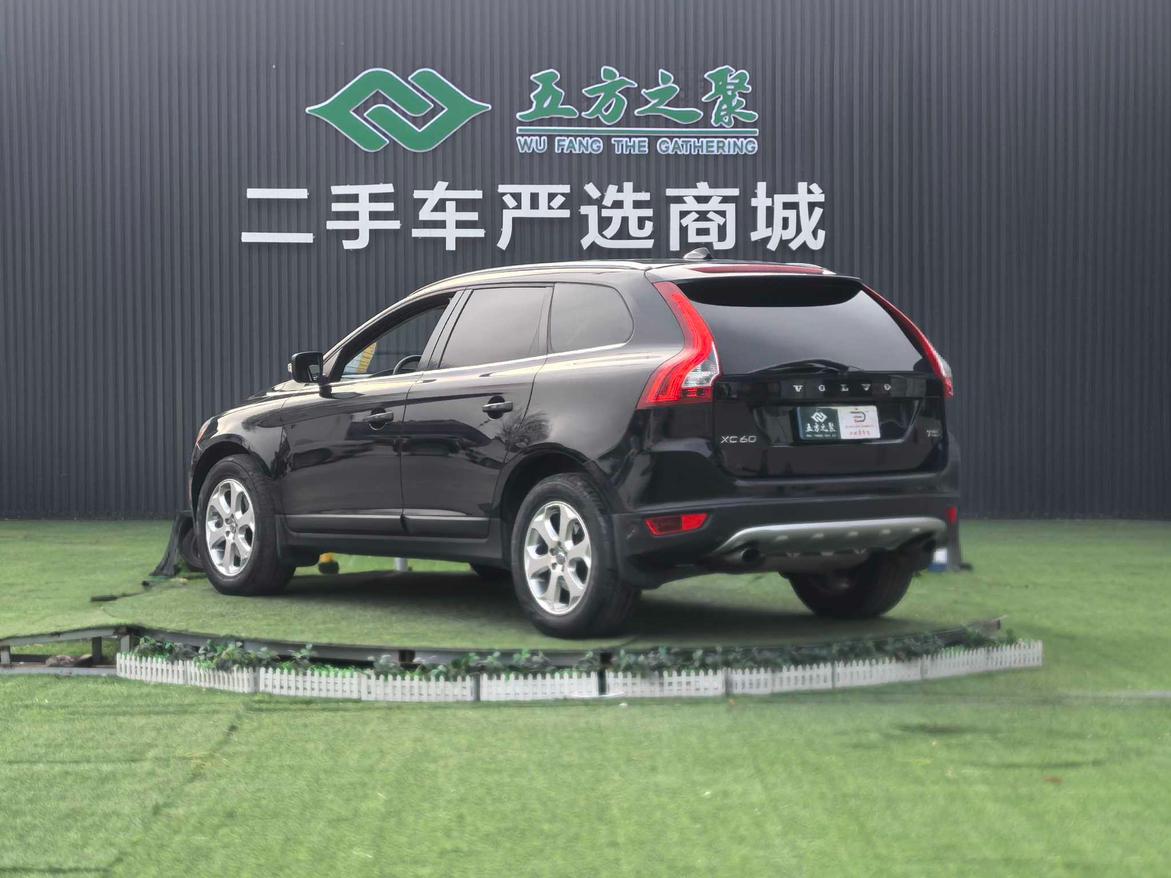 Volvo XC60 2013 thumb 3