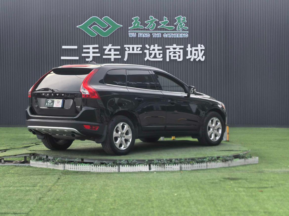 Volvo XC60 2013 thumb 5
