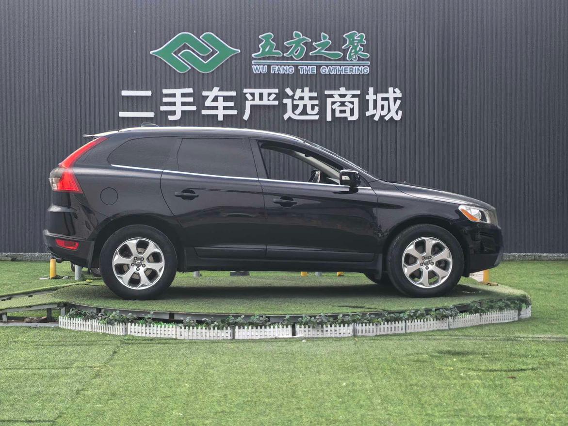 Volvo XC60 2013 thumb 6