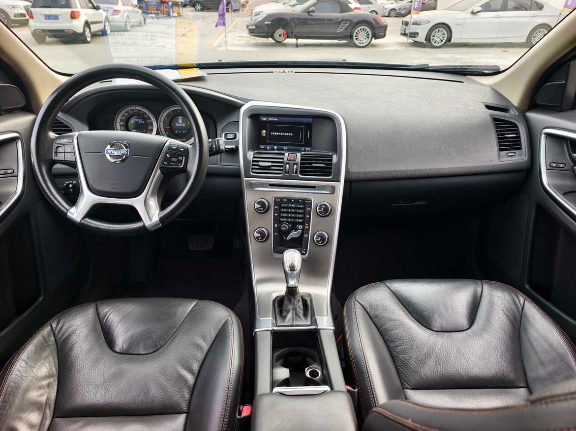 Volvo XC60 2013 thumb 10