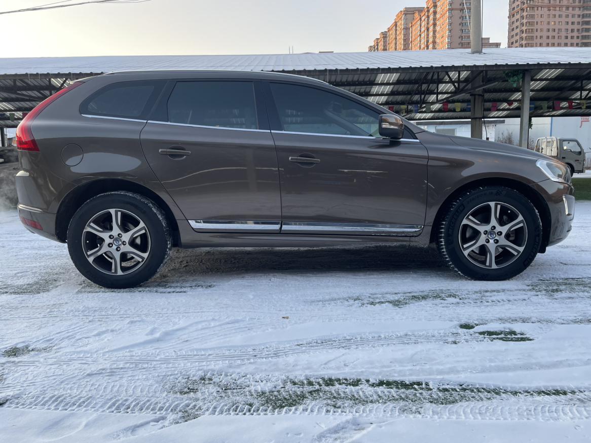 Volvo XC60 2014 thumb 6