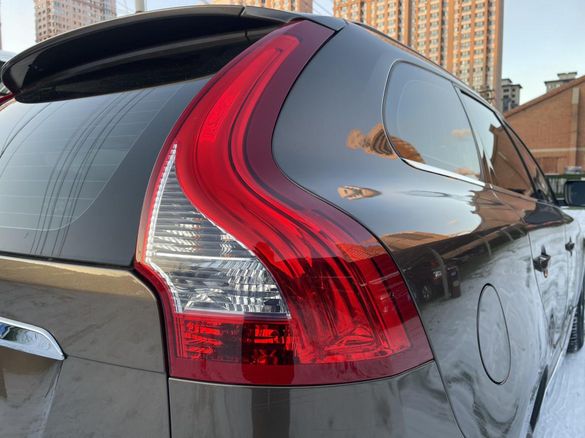 Volvo XC60 2014 thumb 9