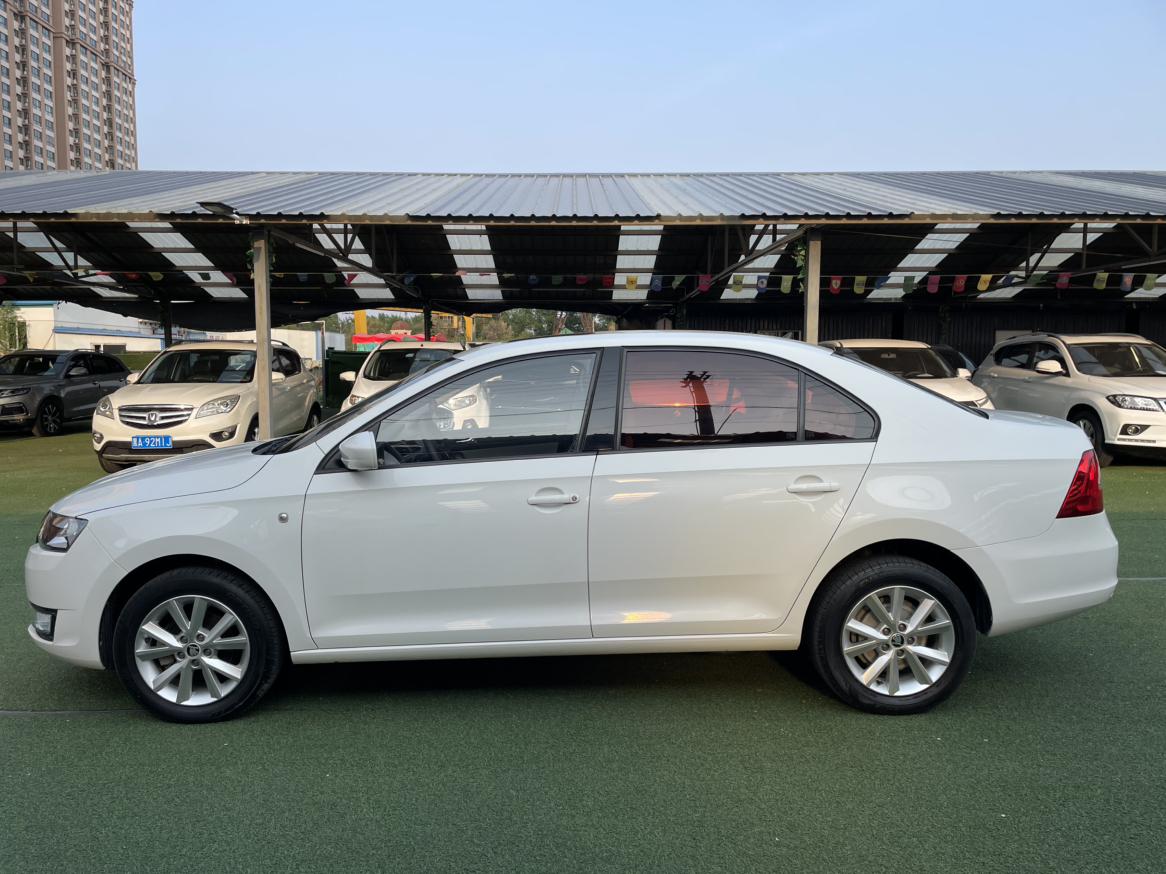Skoda Rapid 2017 thumb 2