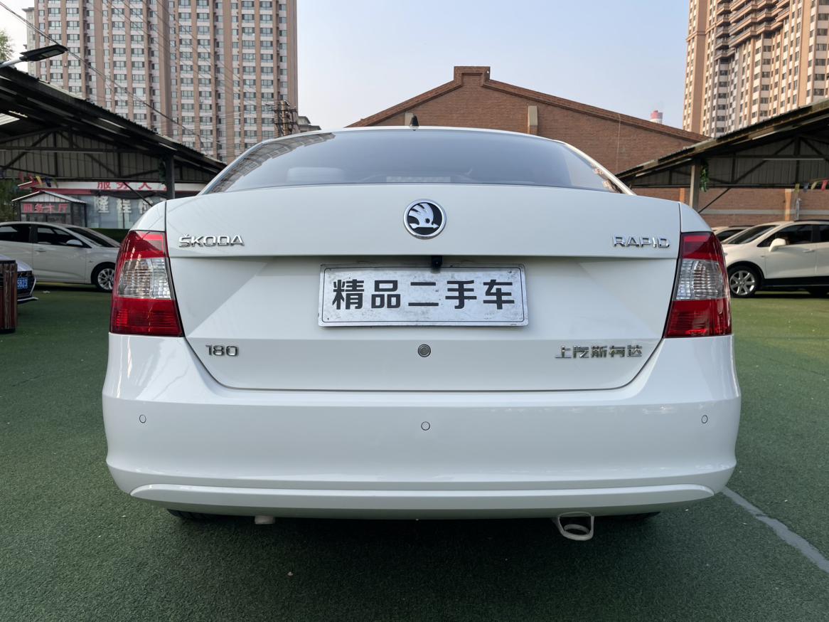 Skoda Rapid 2017 thumb 4