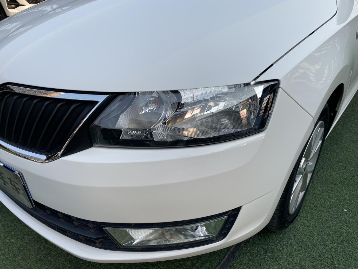 Skoda Rapid 2017 thumb 8