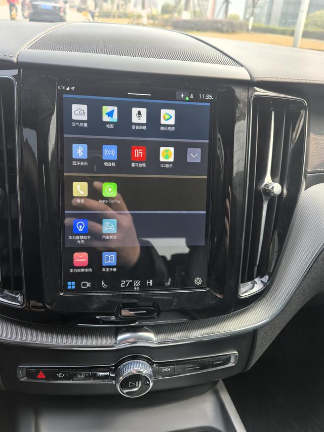 Volvo XC60 2025 thumb 4