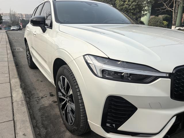 Volvo XC60 2025 thumb 9