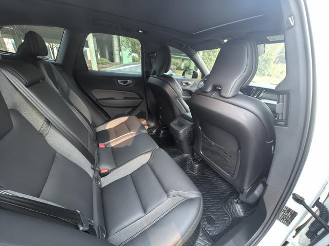 Volvo XC60 2025 thumb 10