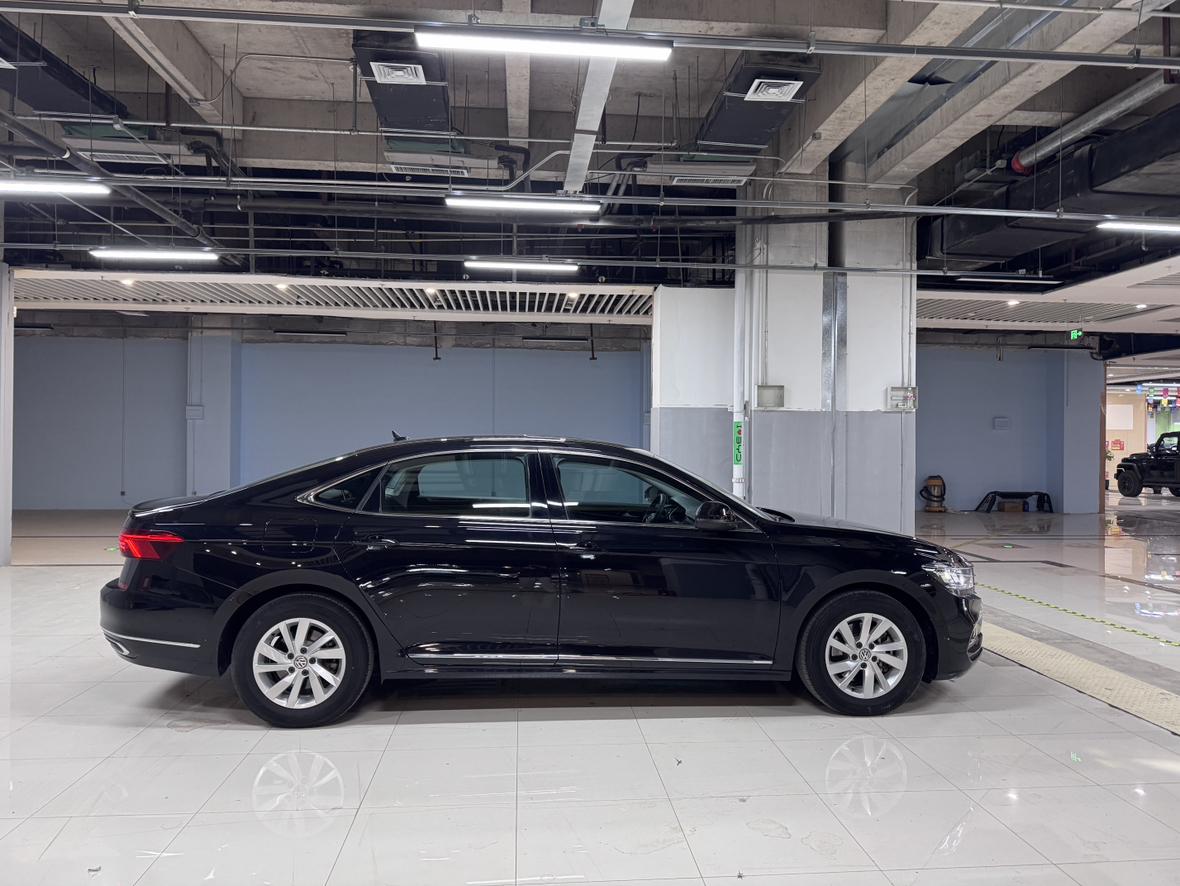 Volkswagen Passat 2024 thumb 2