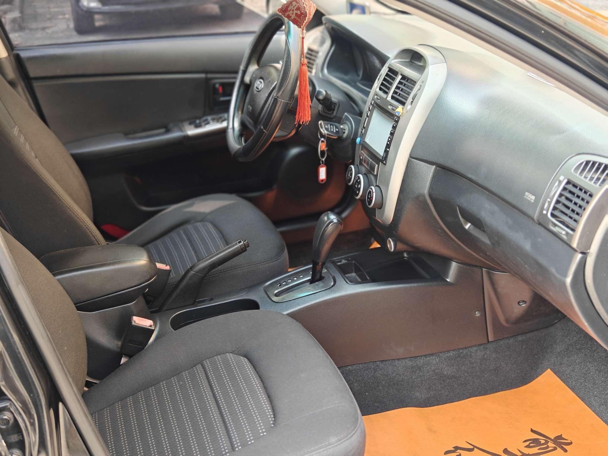 Kia Sorento 2010 thumb 4