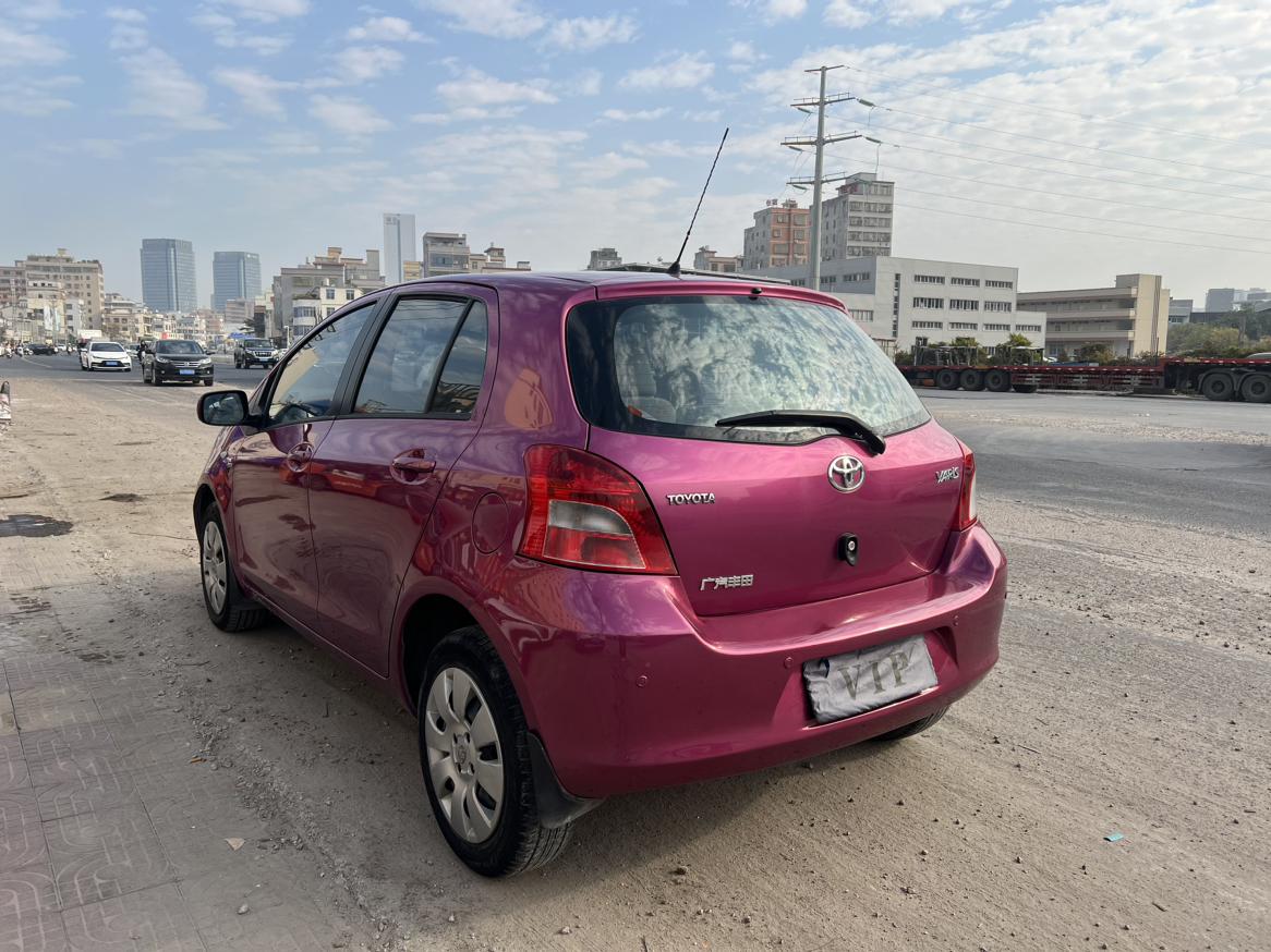 Toyota Yaris 2012 thumb 3