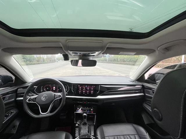 Volkswagen Passat 2023 thumb 3