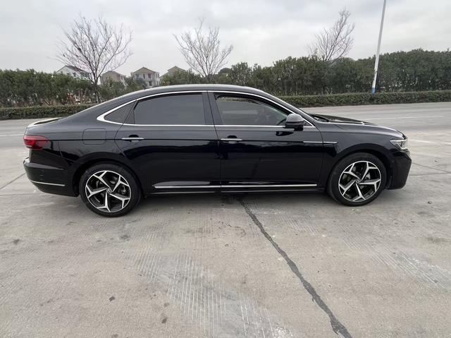 Volkswagen Passat 2023 thumb 7