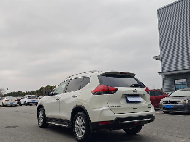Nissan X-Trail 2019 thumb 2