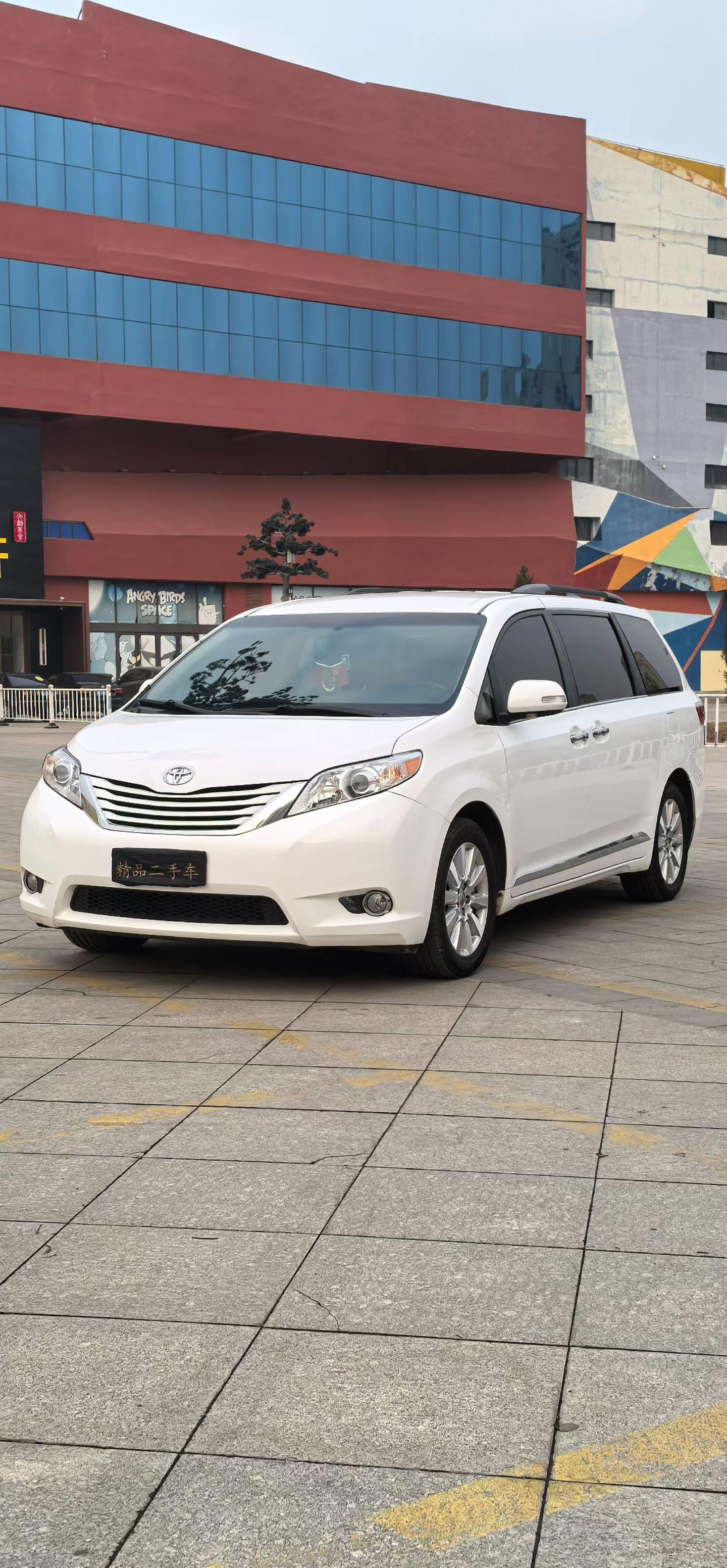 Toyota Sienna 2017 thumb 8