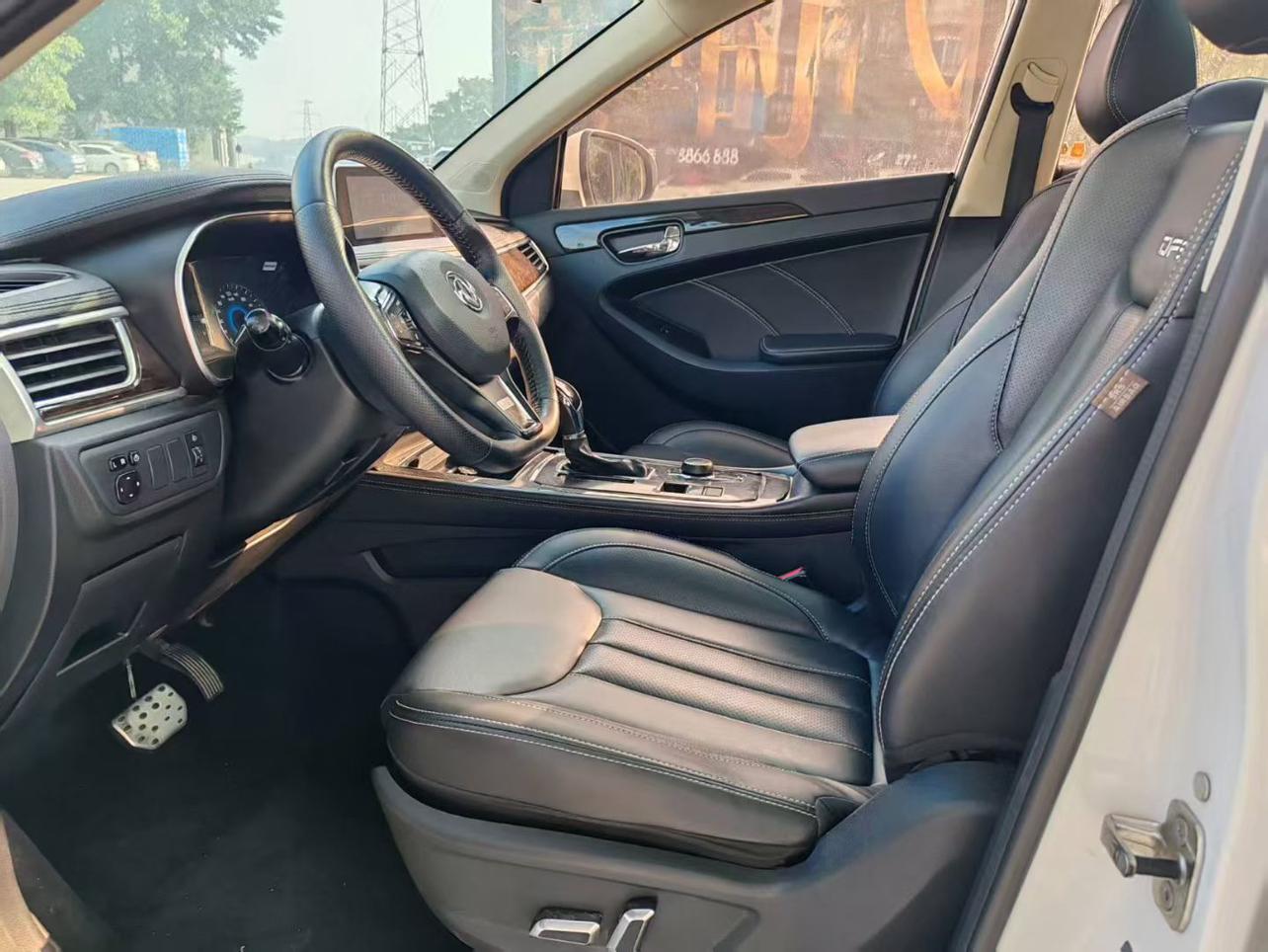 Dongfeng Fengon 580 2017 thumb 6