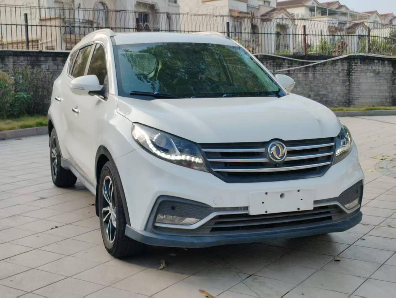 Dongfeng Fengon 580 2017 thumb 10