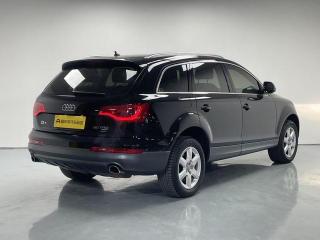 Audi Q7 2015 thumb 5