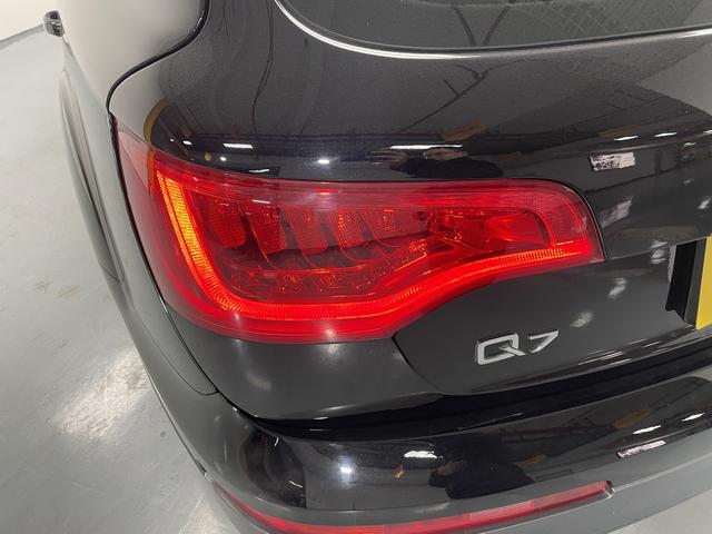 Audi Q7 2015 thumb 11