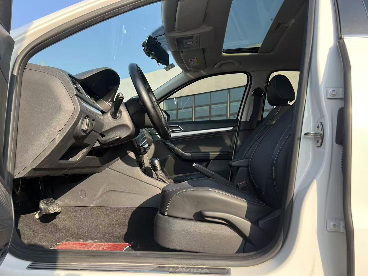 Volkswagen Lavida XR 2019 thumb 6