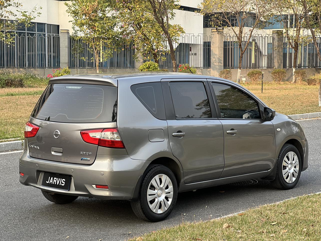 Nissan Livina 2013 thumb 4