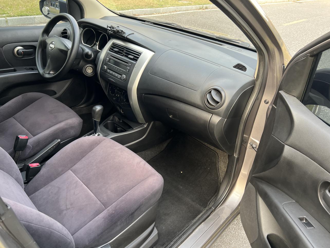 Nissan Livina 2013 thumb 5