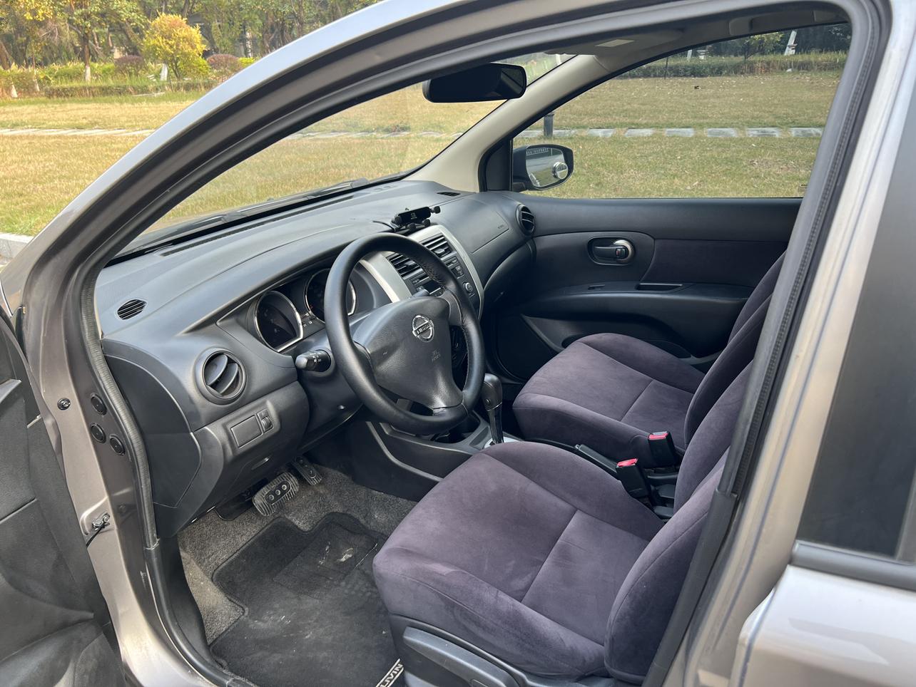 Nissan Livina 2013 thumb 6
