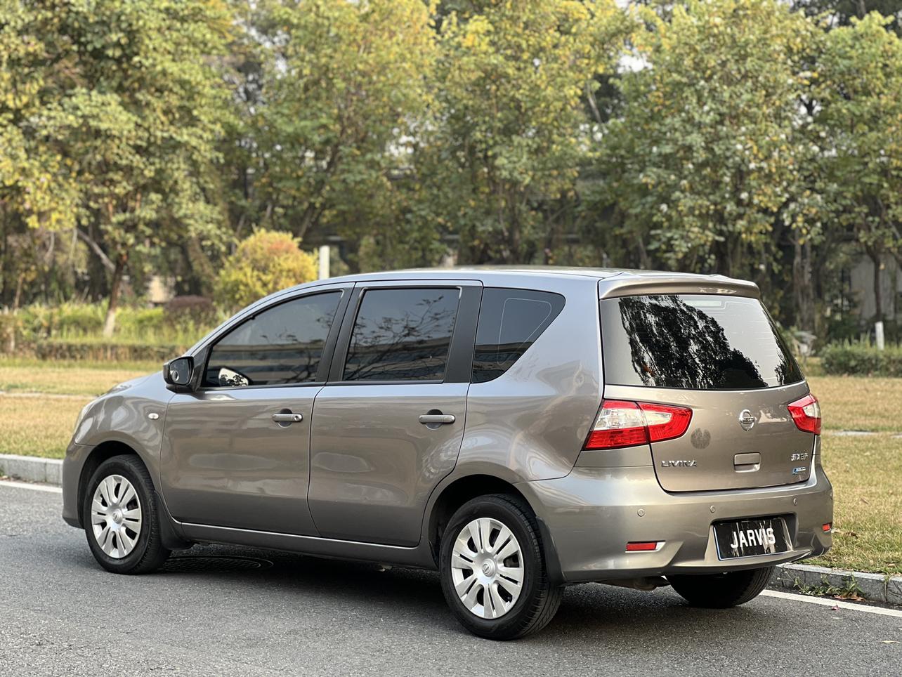 Nissan Livina 2013 thumb 12