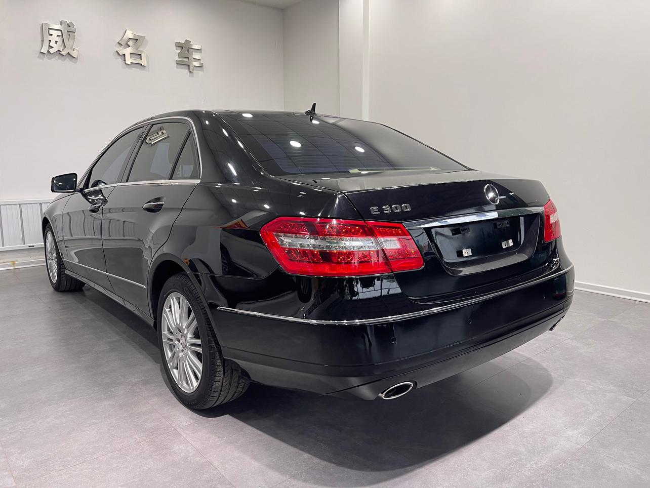 Mercedes-Benz E-Class 2010 thumb 9