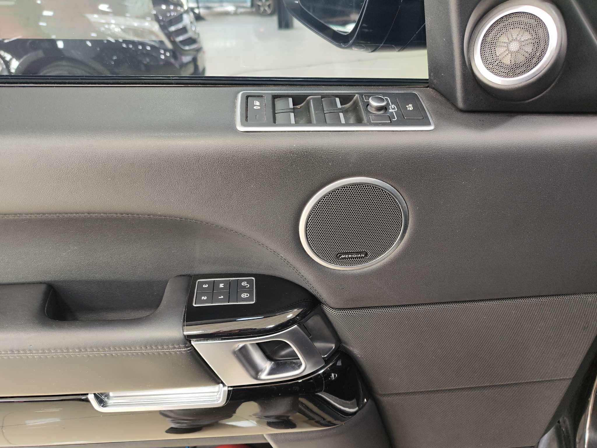 Land Rover Range Rover 2016 thumb 9