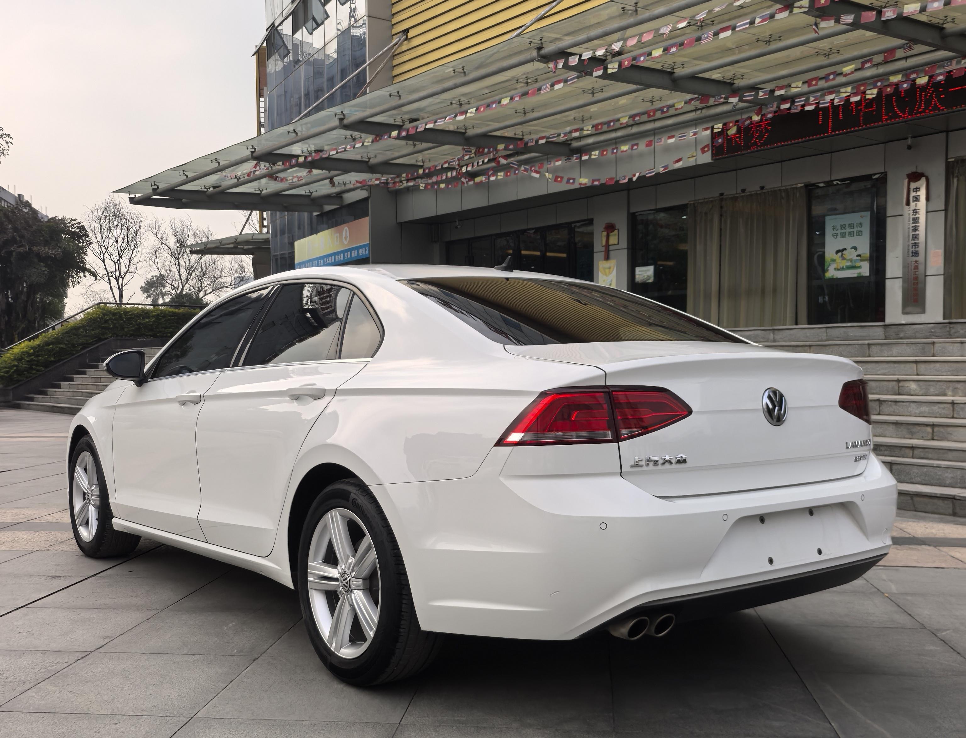 Volkswagen Lamando 2018 thumb 2