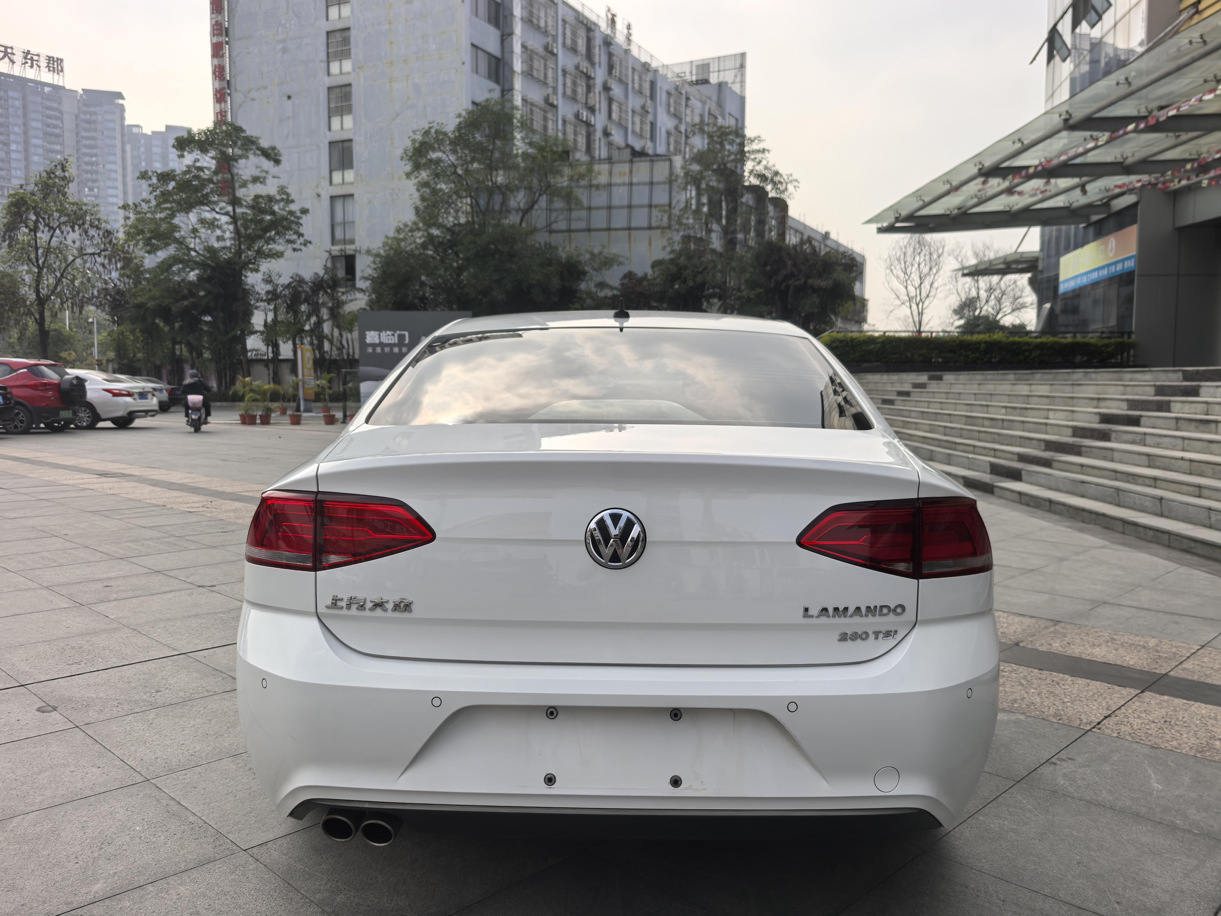 Volkswagen Lamando 2018 thumb 3