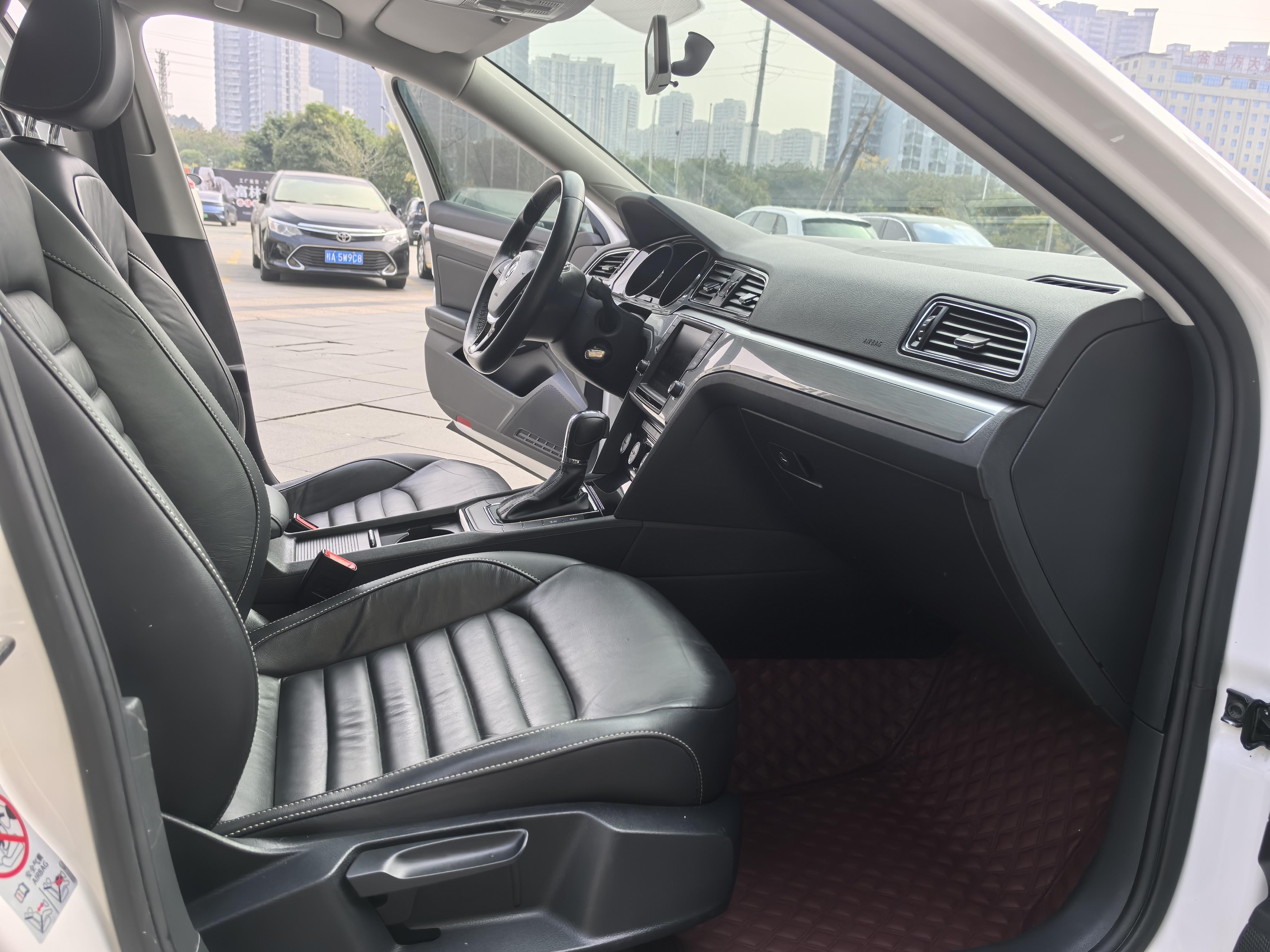 Volkswagen Lamando 2018 thumb 4