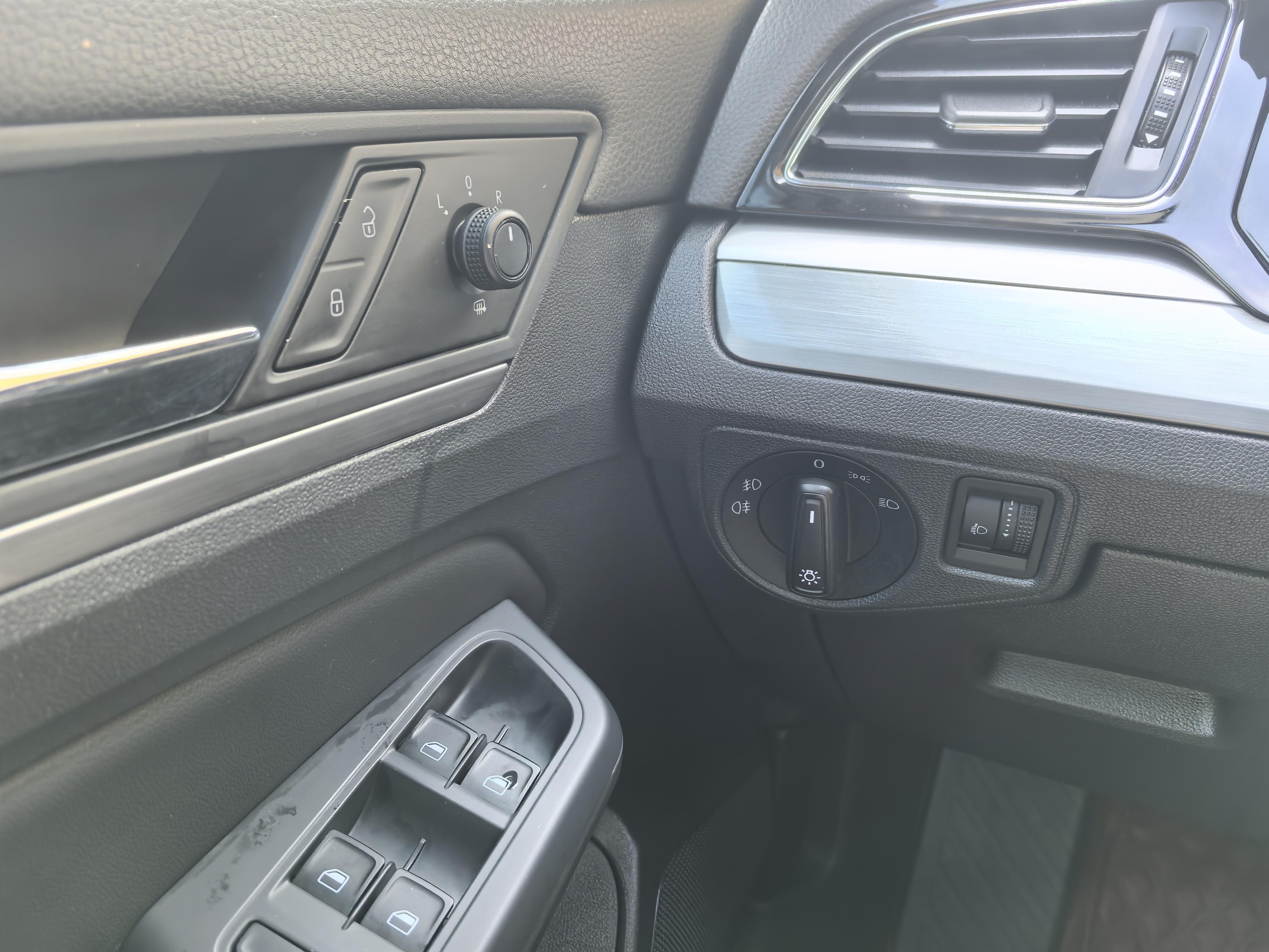 Volkswagen Lamando 2018 thumb 5