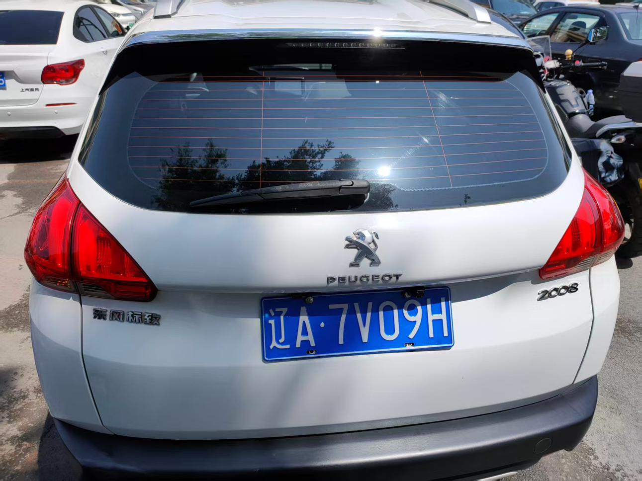 Peugeot 2008 2016 thumb 3